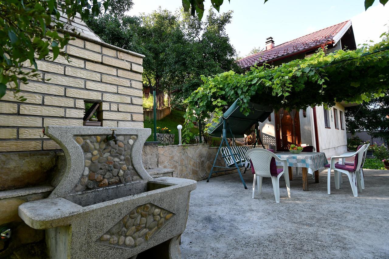 Keep Calm Garden Villa ซาราเยโว ภายนอก รูปภาพ